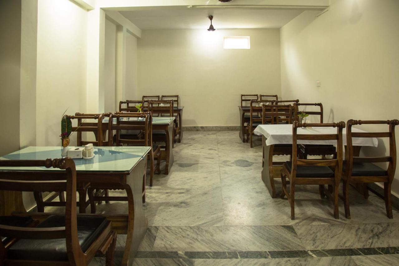 Siddhartha Hotel, Tikapur Bagian luar foto